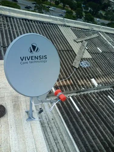 Antena parabólica digital instalada e configurada 
