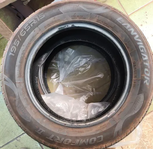 2 pneus Aro 15 carro passeio