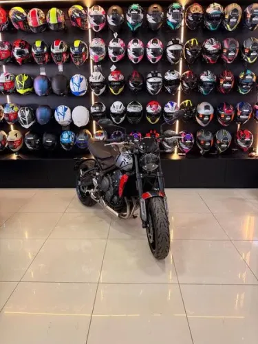 TRIUMPH TRIDENT 2024