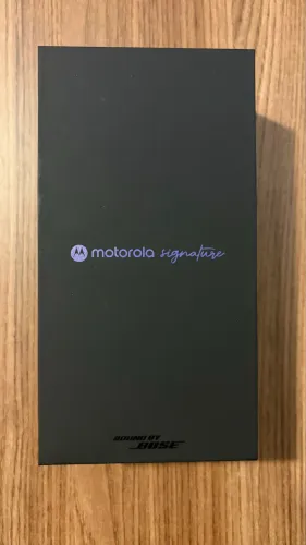 Smartphone Motorola Signature 5G - 512GB 24GB RAM PRETO
