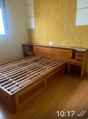 Cama de sucupira com caveteiros