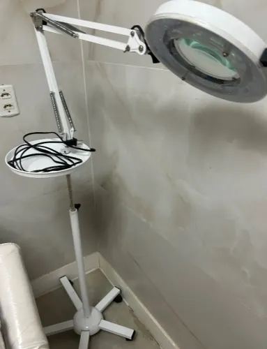 Exaustor com luminária led para podologia e estética