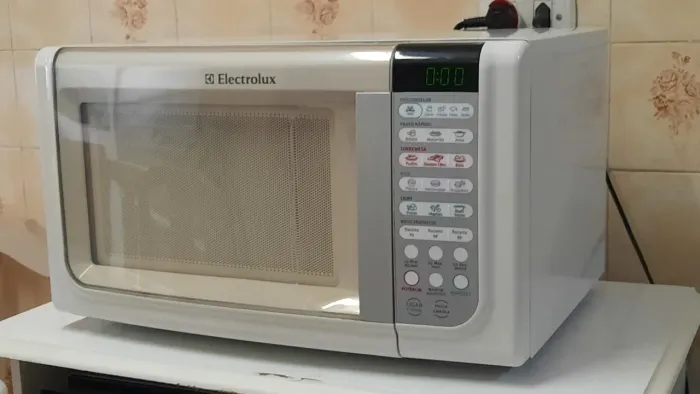 Microondas Electrolux 23L em ótimas condições! 