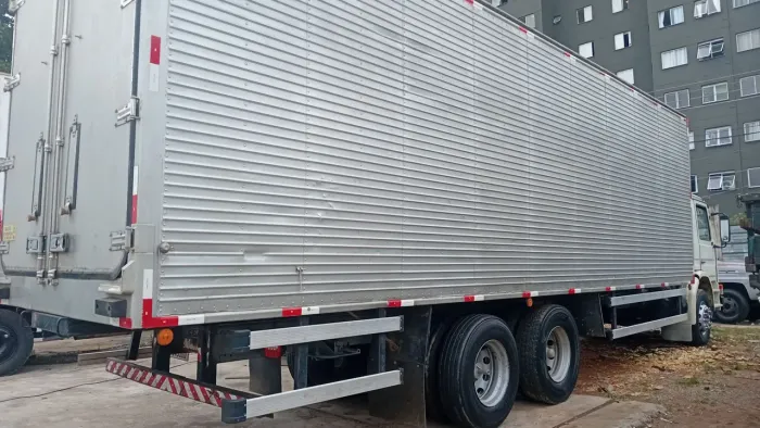 Baú para caminhão scania p93