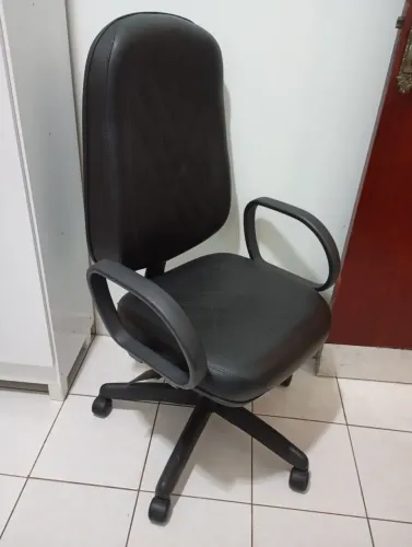 Cadeira de escritório - R$200,00