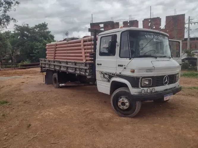 Caminhão Mercedes