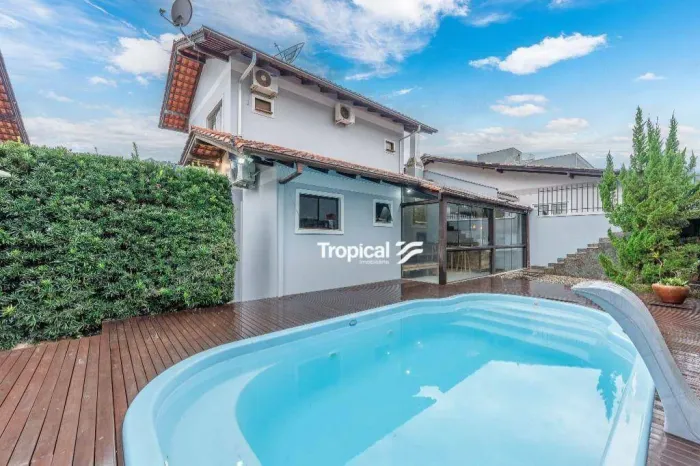 Casa com 3 dormitórios para alugar, 218 m² por R$ 5.000/mês - Velha - Blumenau/SC