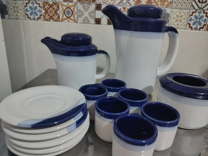 Jogo xícara café e bules 