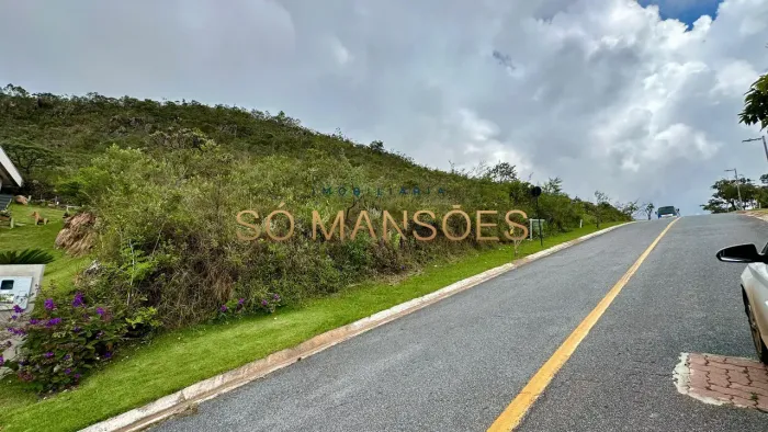 LOTE À VENDA NO CONDOMÍNIO QUINTAS DO MORRO COM 2086M² E VISTA DEFINITIVA.