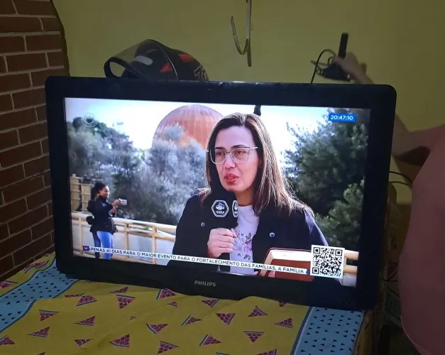 Bebé, Phillips, 32 in digital. Não e smart