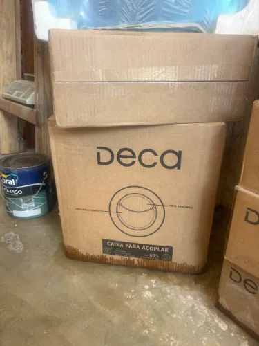 Cubas e caixa acoplada DECA