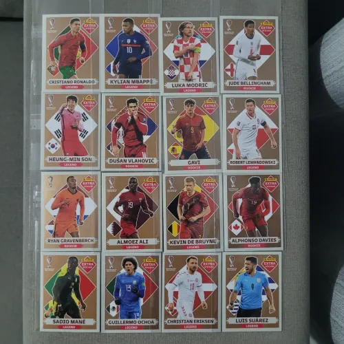 Legend 2022 lote com 16 figurinhas