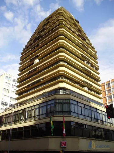 Sala ampla com divisórias no Centro, Florianópolis.