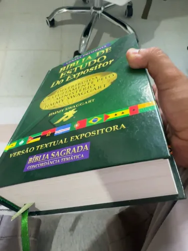 Bíblia de Estudo do Expositor Jimmy Swaggart 2475 páginas