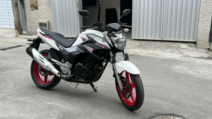 Fazer 250 2017 segundo dono conservada