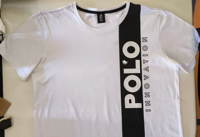 Camiseta branca marca Polo