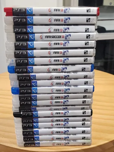 Pacote com 20 jogos fifa 13 de ps3 por 200 reais no pix