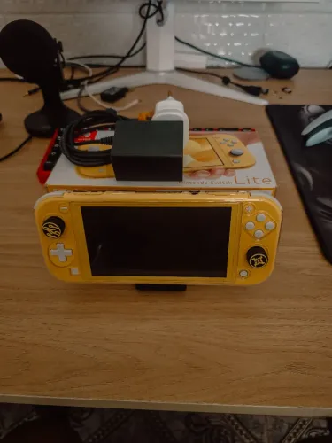 Nintendo switch lite Desbloqueado 64GB+128GB