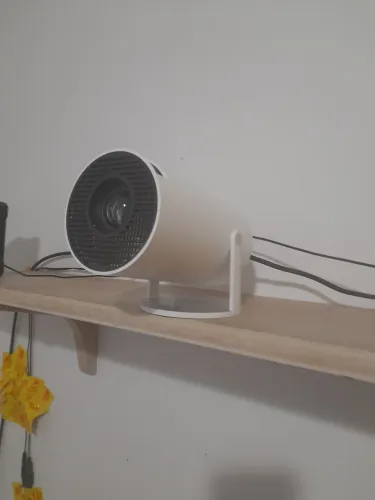 Kit Cinema em Casa: Projetor HY300 + Som 2.1 Knup