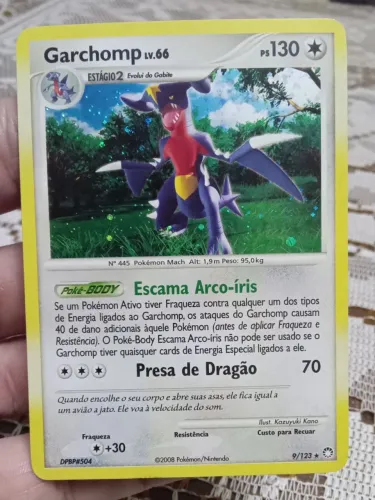 Carta Pokémon tcg em estado D do Garchomp foil 9/123 em português 2008