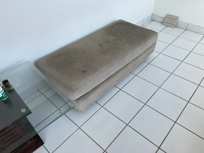 Sofá/Puff 2 lugares precisando de higienização