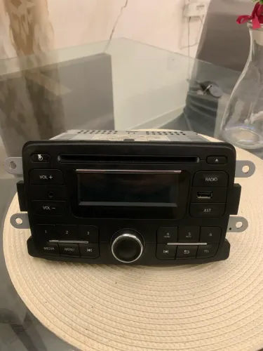Funcionando rádio Sandero