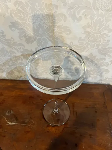 Prato de vidro com pé