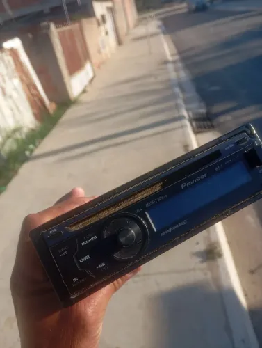 Vendo rádio Pioneer.. funcionando perfeitamente