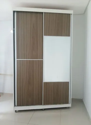 Guarda roupa com espelho entrego e monto