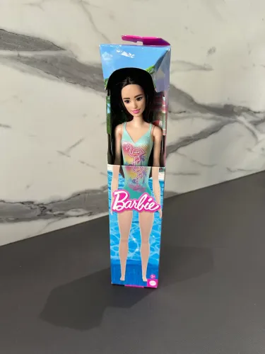 Boneca Barbie Praia com Maiô Azul da Mattel. Novo lacrado
