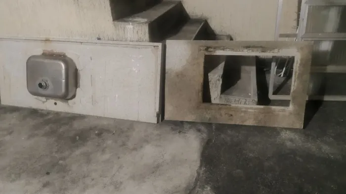 Bancada de mármore com cuba e bancada para Cooktop 