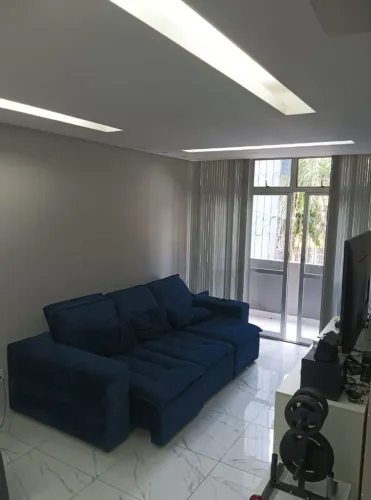 Aluga-se apartamento