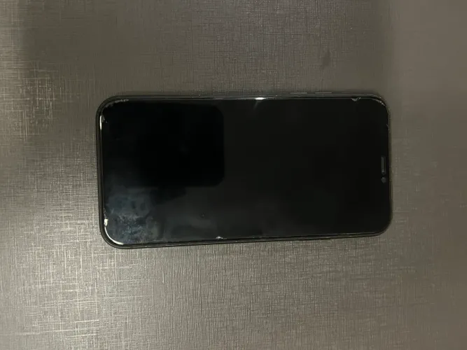 Celular IPhone 11