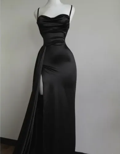 Vestido Longo Acetinado Elegante