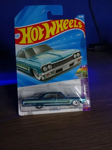 Hotweels 64 Impala Super Thant