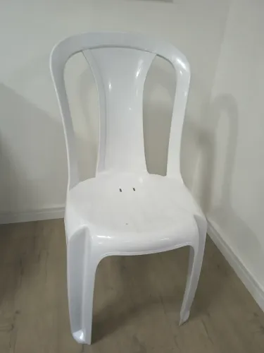 Cadeira plástica Branca