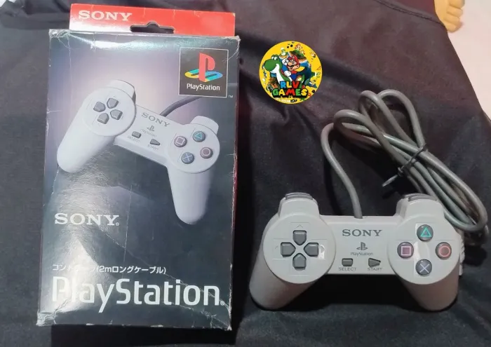 Controle PlayStation 1 na caixa
