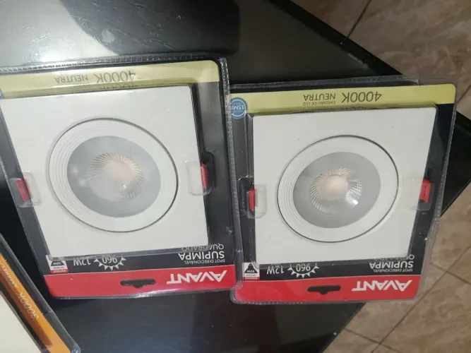 Luminária em led na caixa