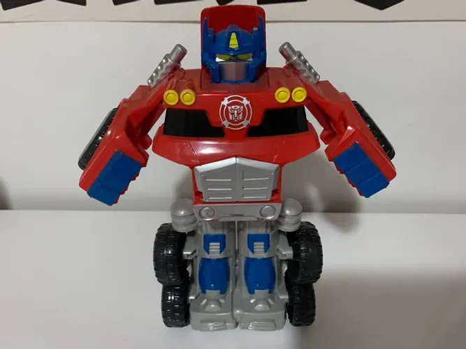 TRANSFORMERS OPTIMUS PRIME // LUNA E JUPITER