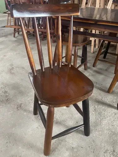 mesas e cadeiras dobráveis.