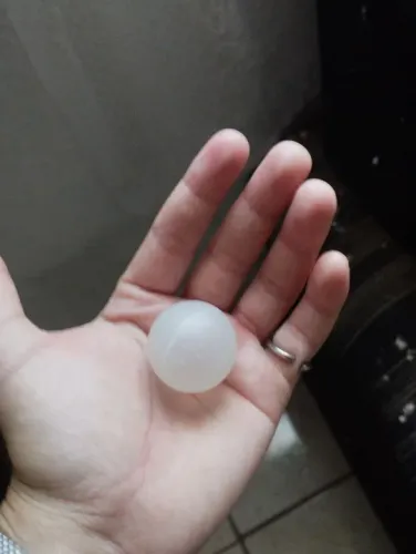 Vendo bolinha de ping pong