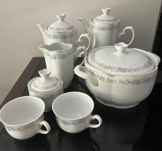 APARELHO DE JANTAR, CHÁ E CAFE EM PORCELANA - COMPLETO - 72 PEÇAS MARCA GERMER