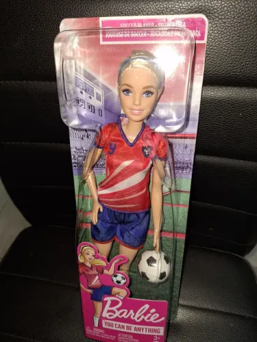Boneca barbie jogadora de futebol