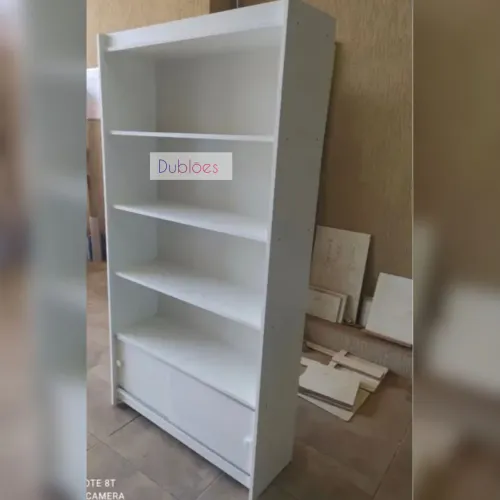 Prateleira com portinhas em baixo promoção 