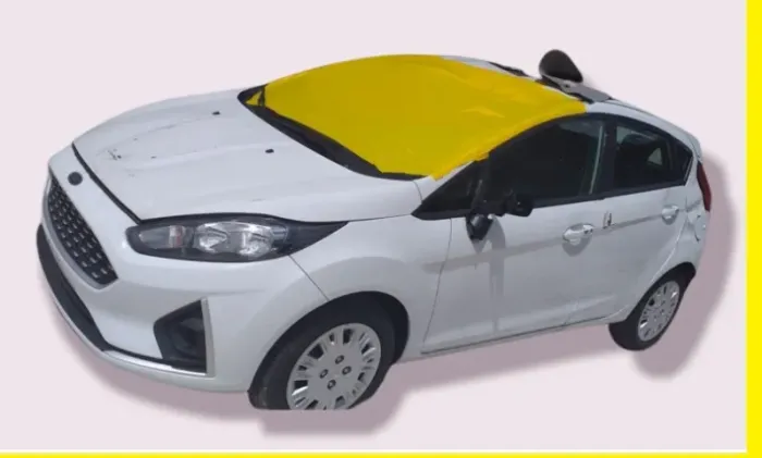 New Fiesta sucata para retirada de peças