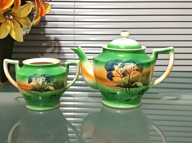 Bule e açucareira porcelana Japonesa