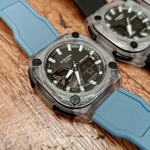 Relógio G-Shock transparente com pulseira azul