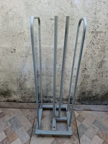 Vendo suporte para cabides