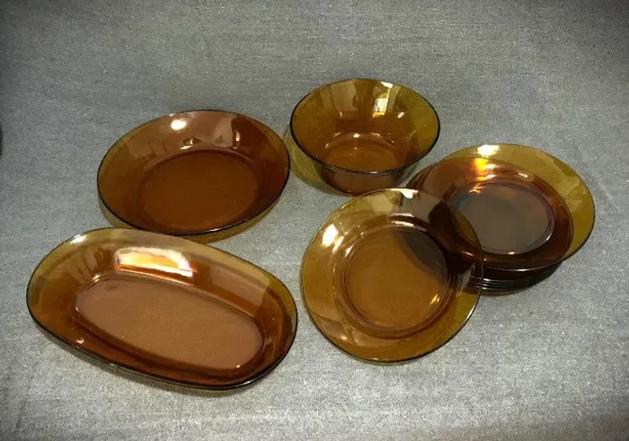 Conjunto de Louças Duralex âmbar c 06 Pratos e 03 Tigelas Travessas