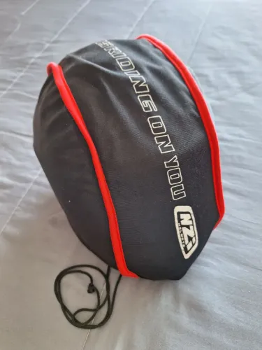 Capacete NZI novo, usado apenas para tirar a carta